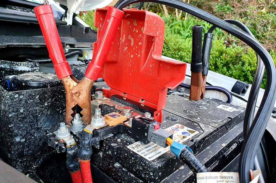 Car Battery Charger Vs. Jump Starter - Which Is the Best?